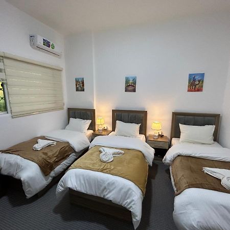 Petra Pass Hostel วาดี มูซา ภายนอก รูปภาพ