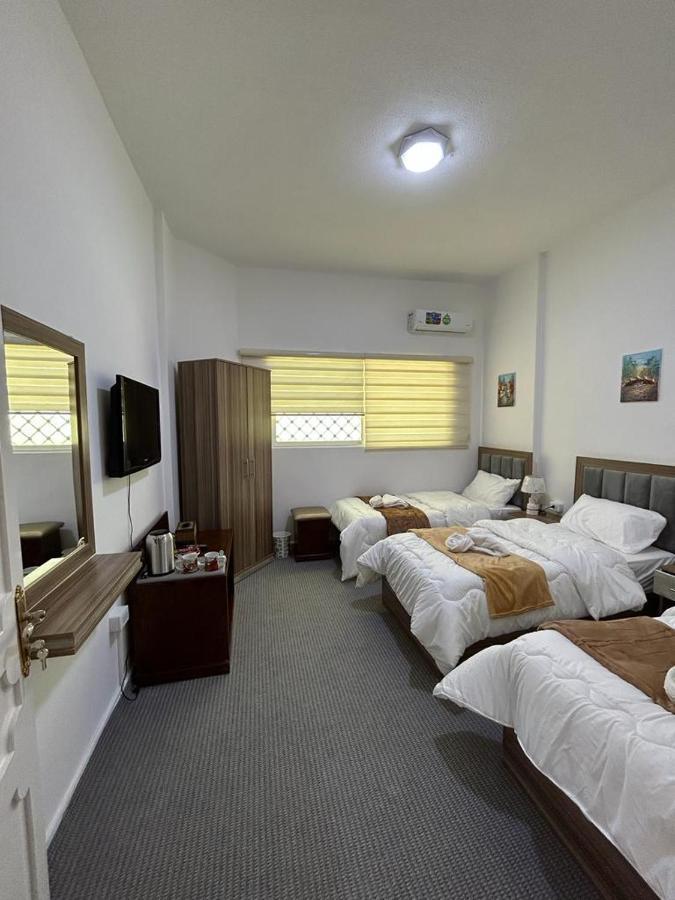 Petra Pass Hostel วาดี มูซา ภายนอก รูปภาพ